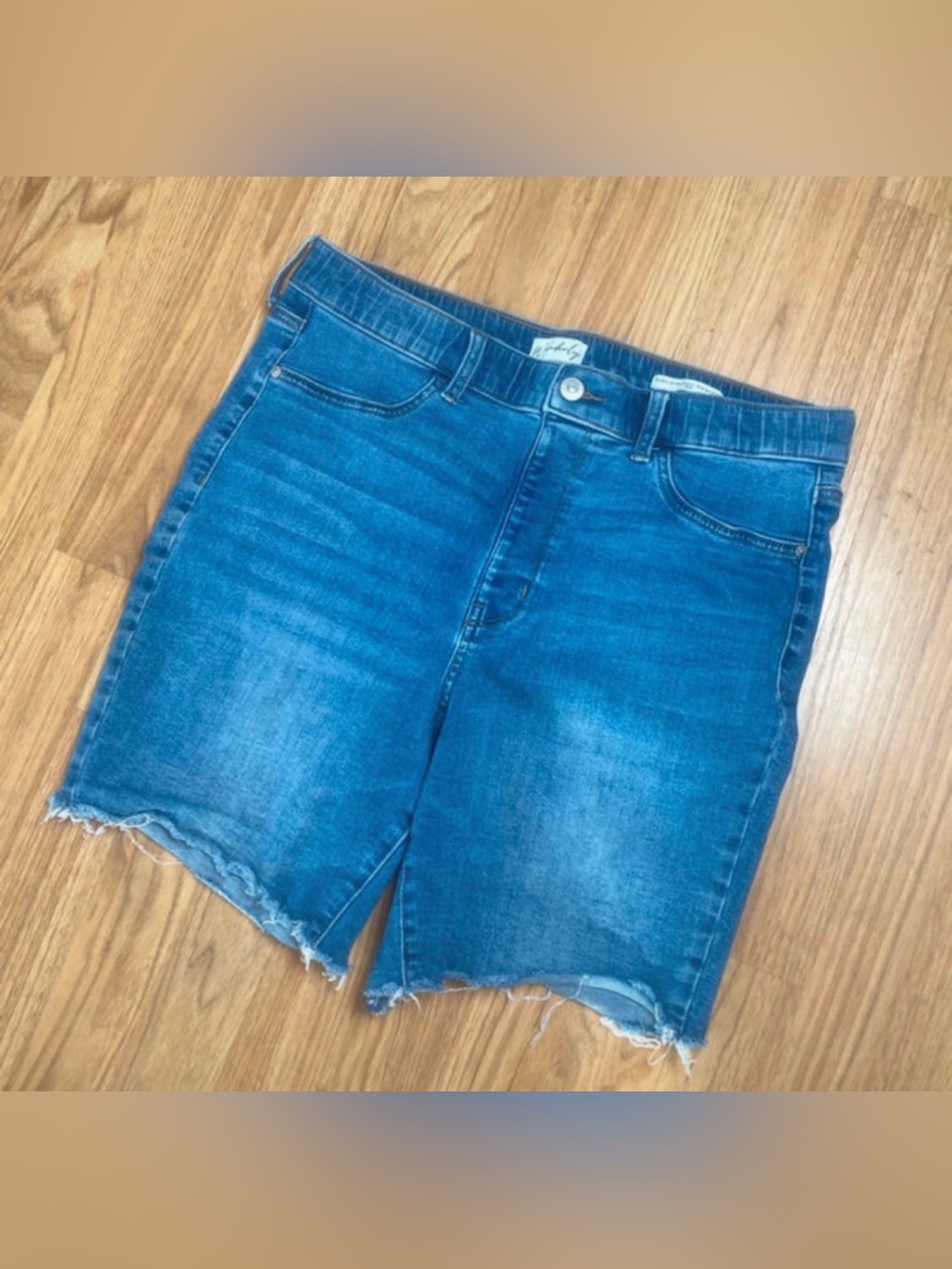 Wonderly High rise pull on blue jean denim shorts size 12R EUC